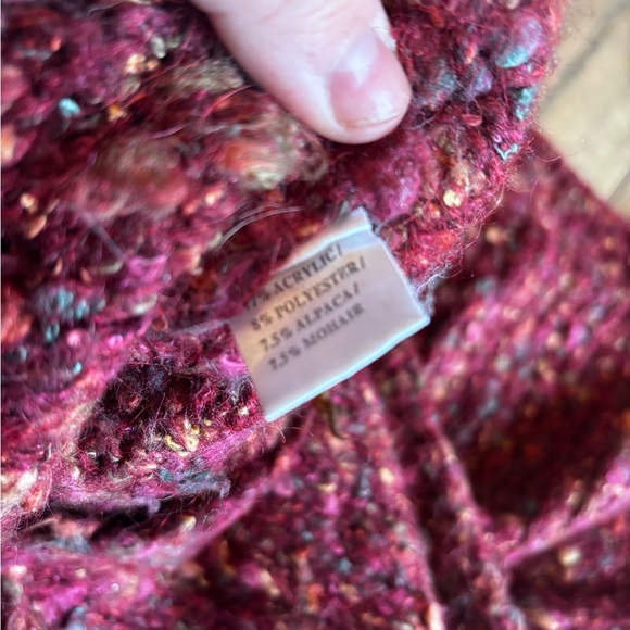 Chunky Knit Alps Burgundy Cardigan with alpaca and mohair - Picture 5 of 6